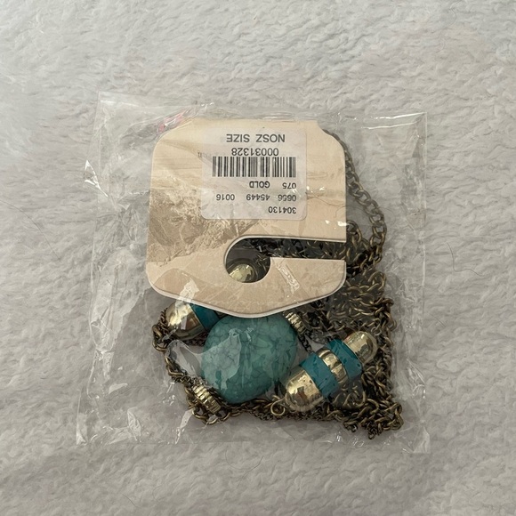 Gold and turquoise NWT necklace - Picture 9 of 9